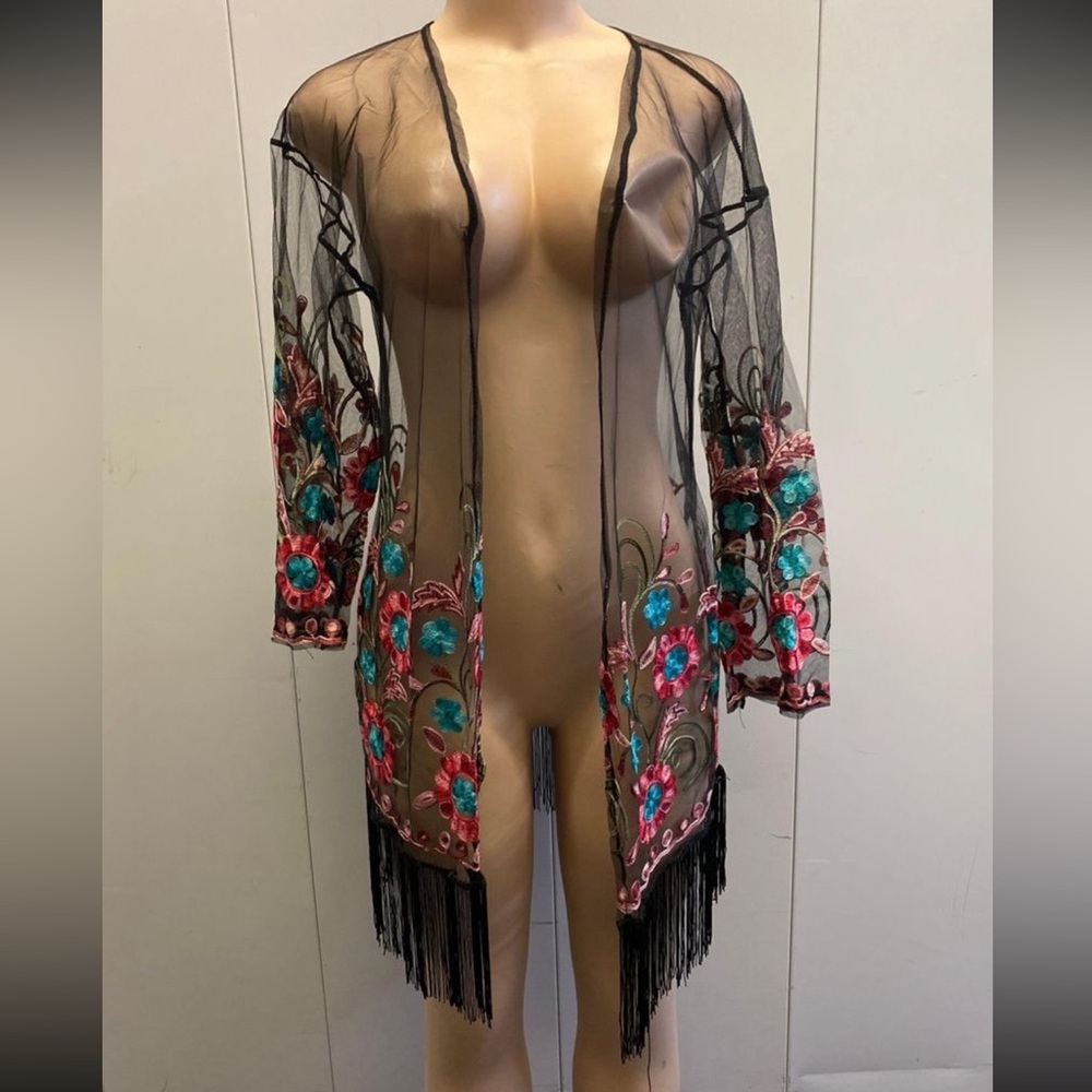 Floral pattern black cover up - Picture 2 of 4